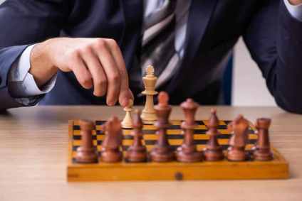 étude de la concurrence sur internet représenté par un jeu d'échec